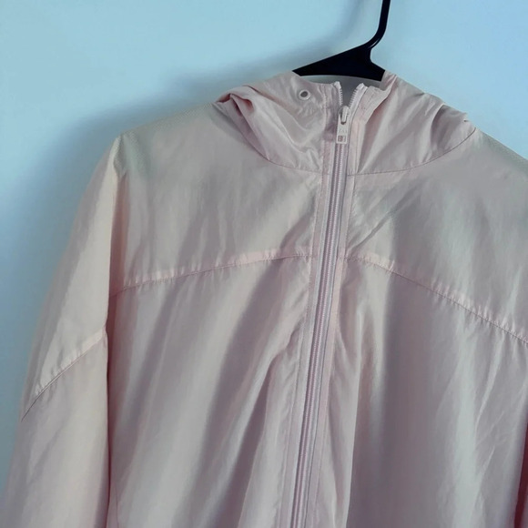 1 🩷 TNA Aritzia Lightweight Windbreaker Jacket - Picture 2 of 6